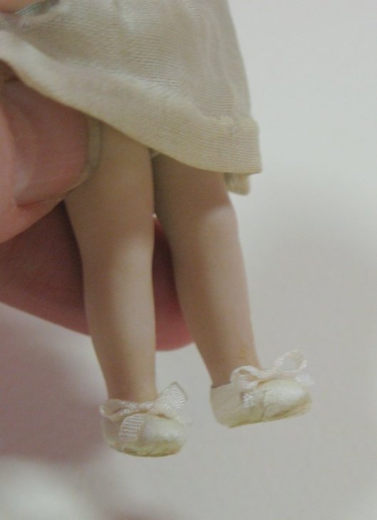 42-Little Girl Smock slippers